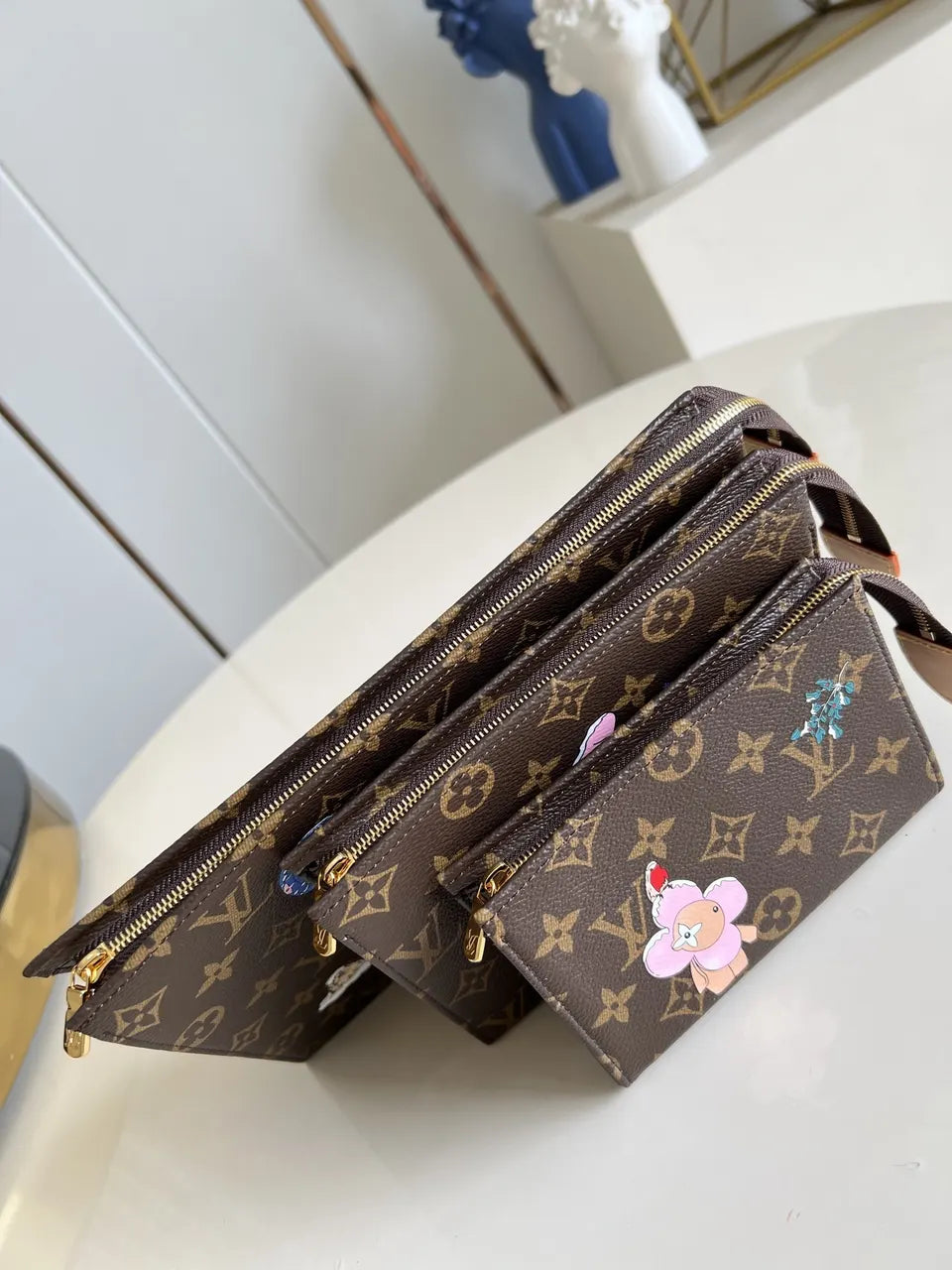 Brown Monogram LV Zip Pull - Hình 3