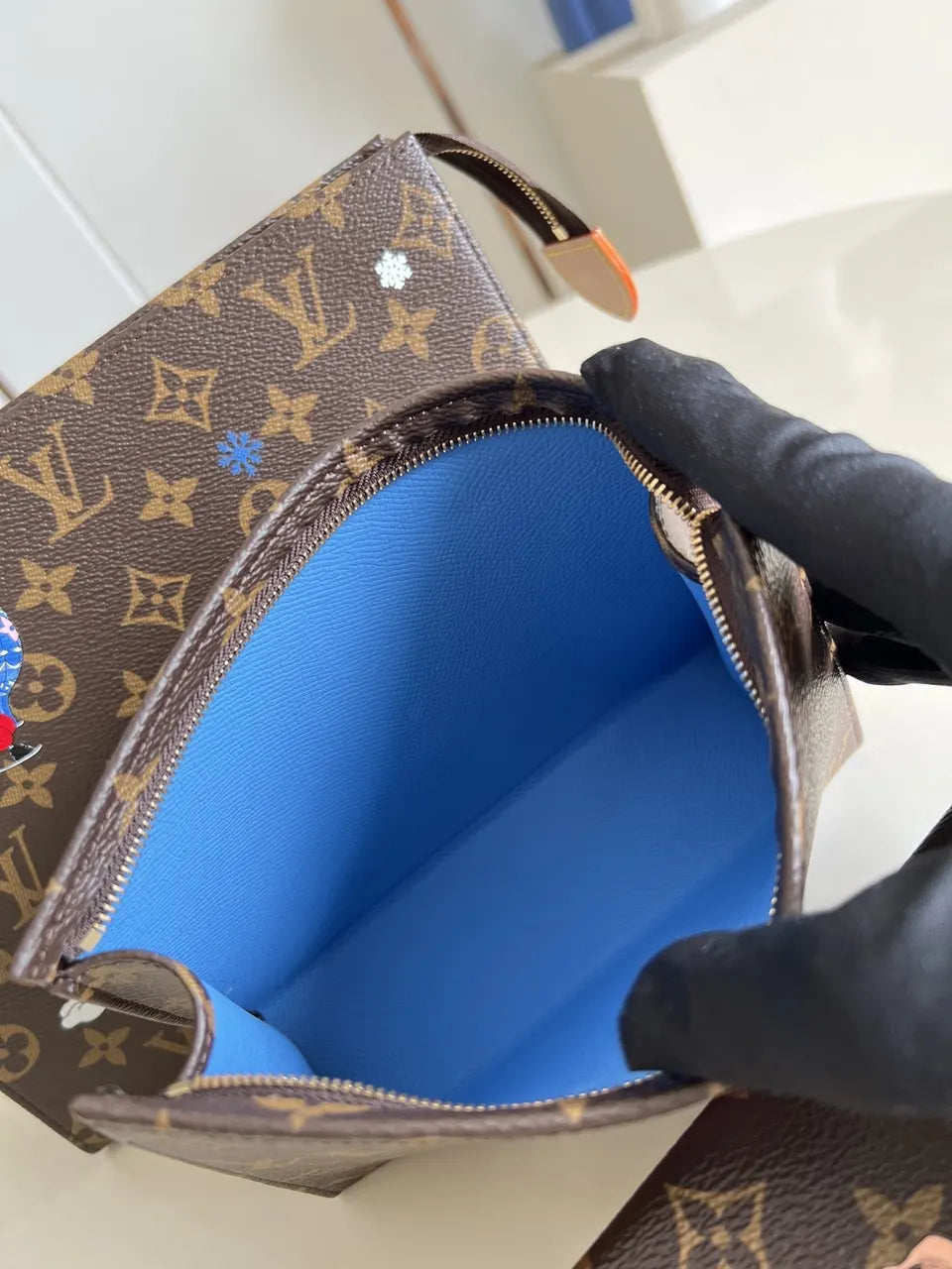 Brown Monogram LV Zip Pull - Hình 5
