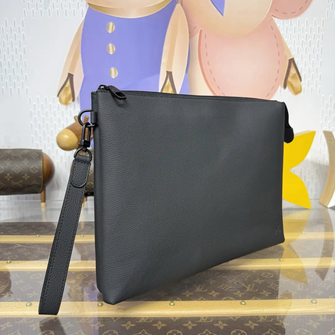 Louis Vuitton Black Pochette