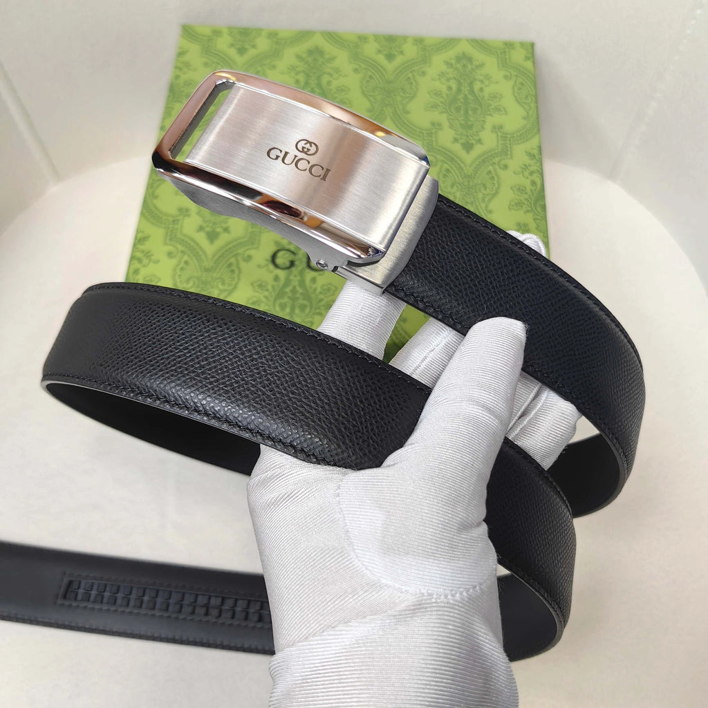 Gucci Premium Leather Belt in Black with Silver Buckle