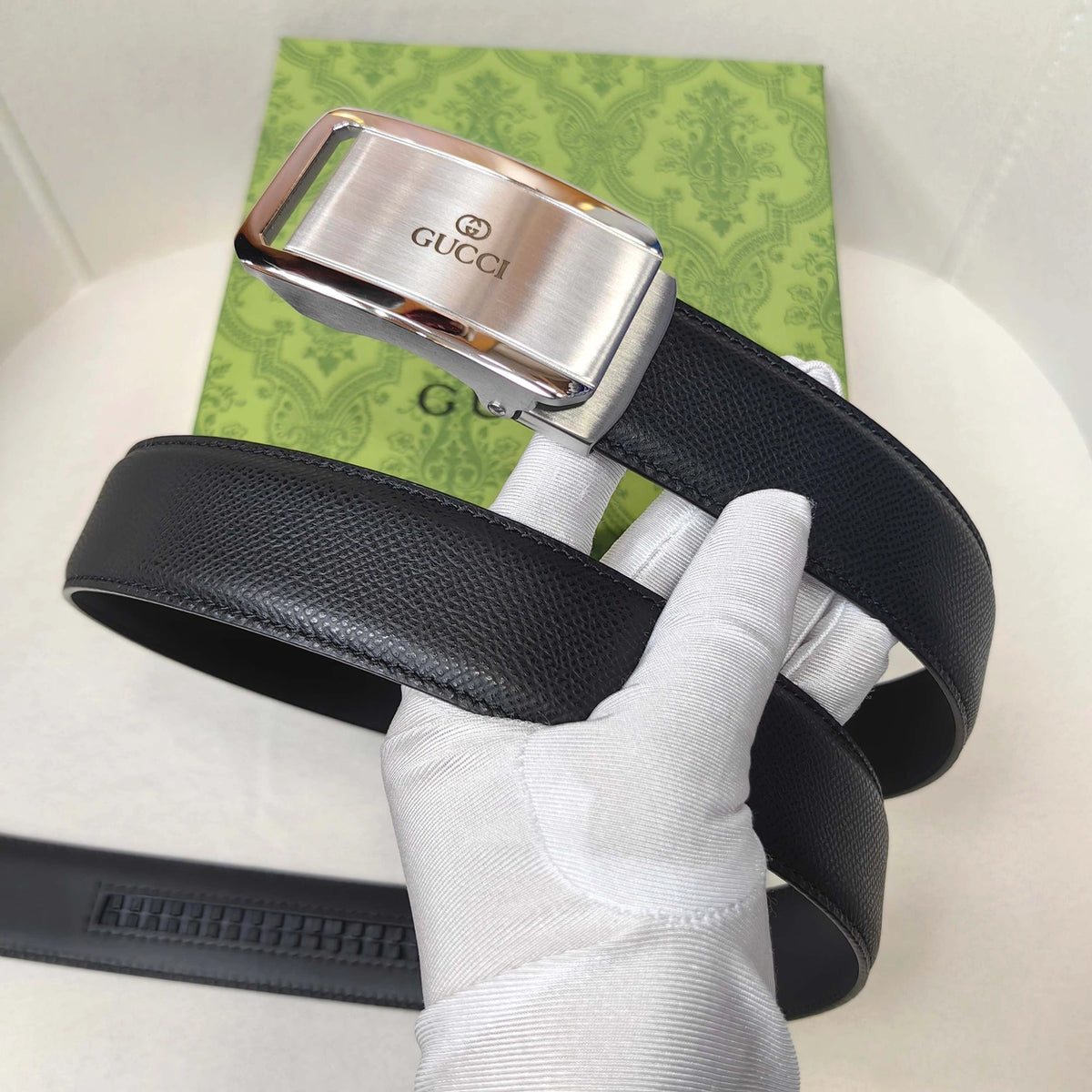 Gucci Premium Leather Belt in Black with Silver Buckle