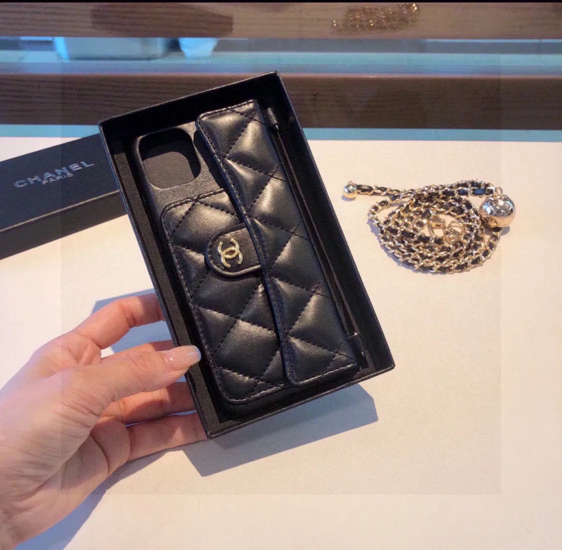 Chanel Black Quilted Leather iPhone Case - Hình 2