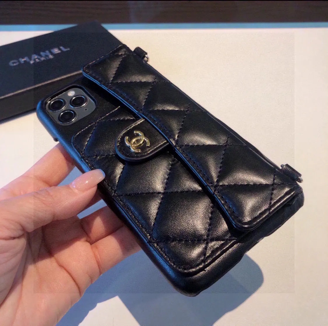 Chanel Black Quilted Leather iPhone Case - Hình 3