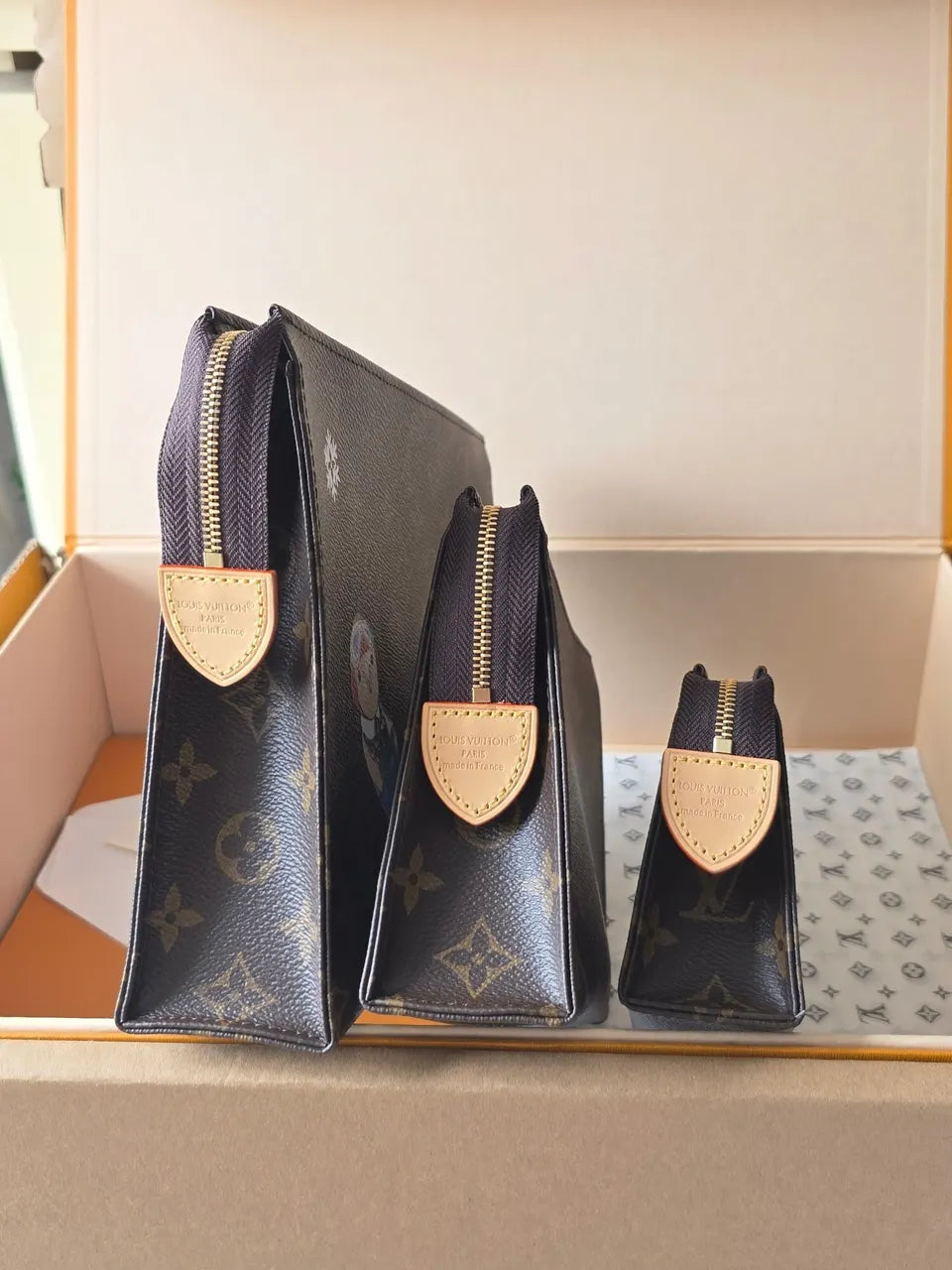 LV Airplane Monogram Pouch sky - Hình 2