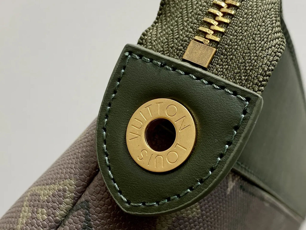 Louis Vuitton Olive Pouch green - Hình 3