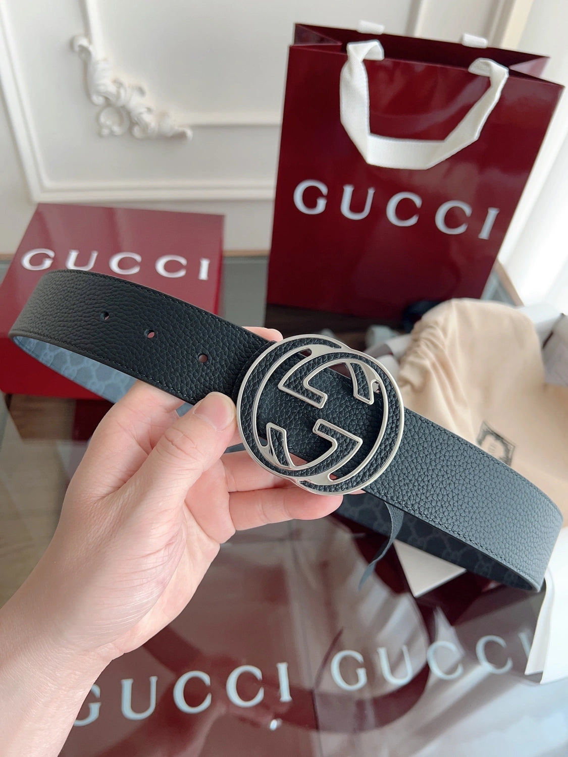 Gucci Premium Black Leather Belt with Interlocking G Buckle - Hình 2