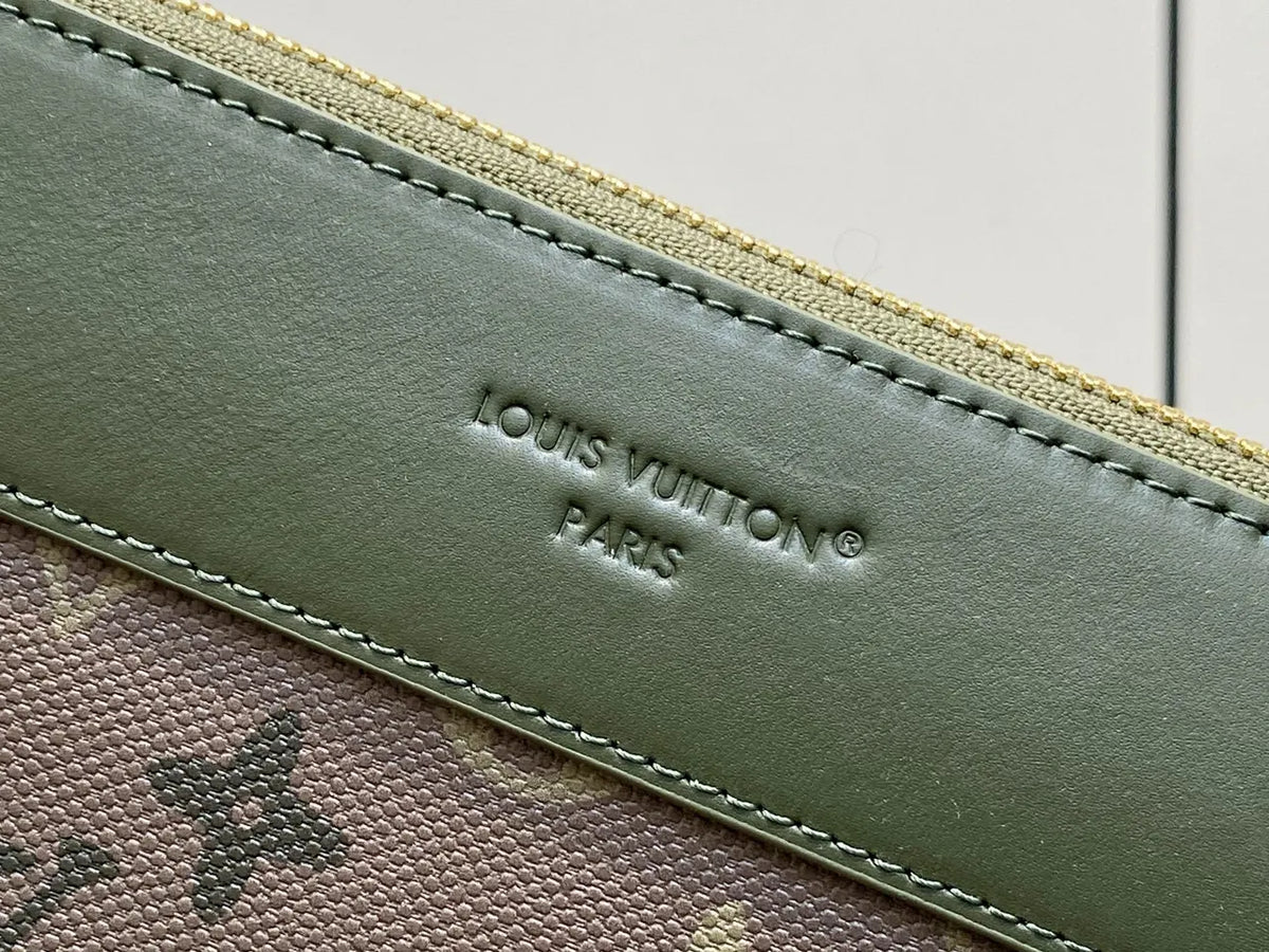 Louis Vuitton Olive Pouch green - Hình 4