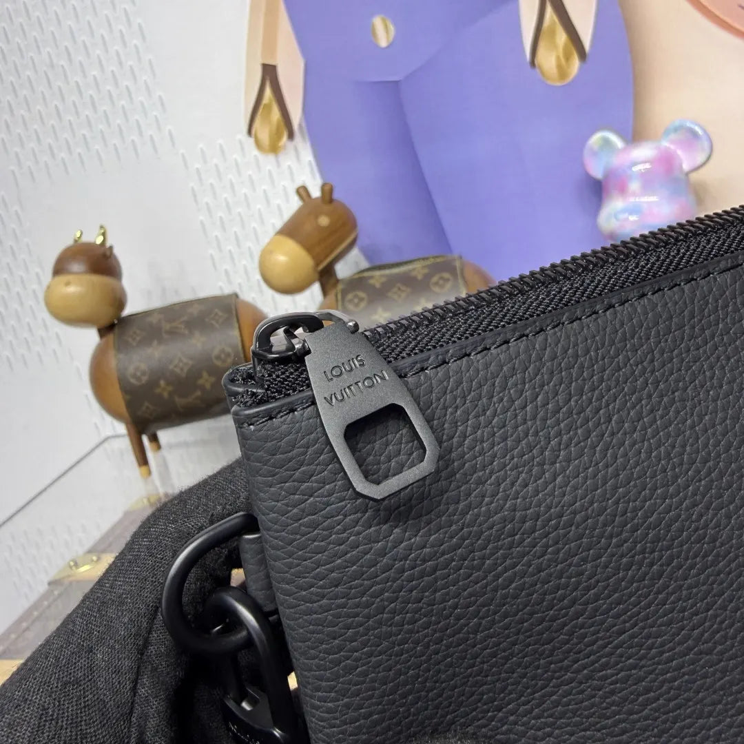 Louis Vuitton Black Pochette - Hình 5