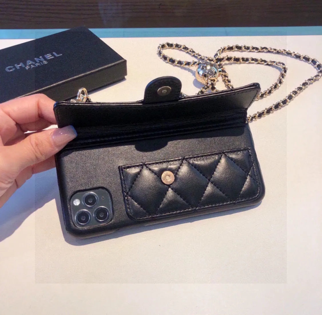 Chanel Black Quilted Leather iPhone Case - Hình 5