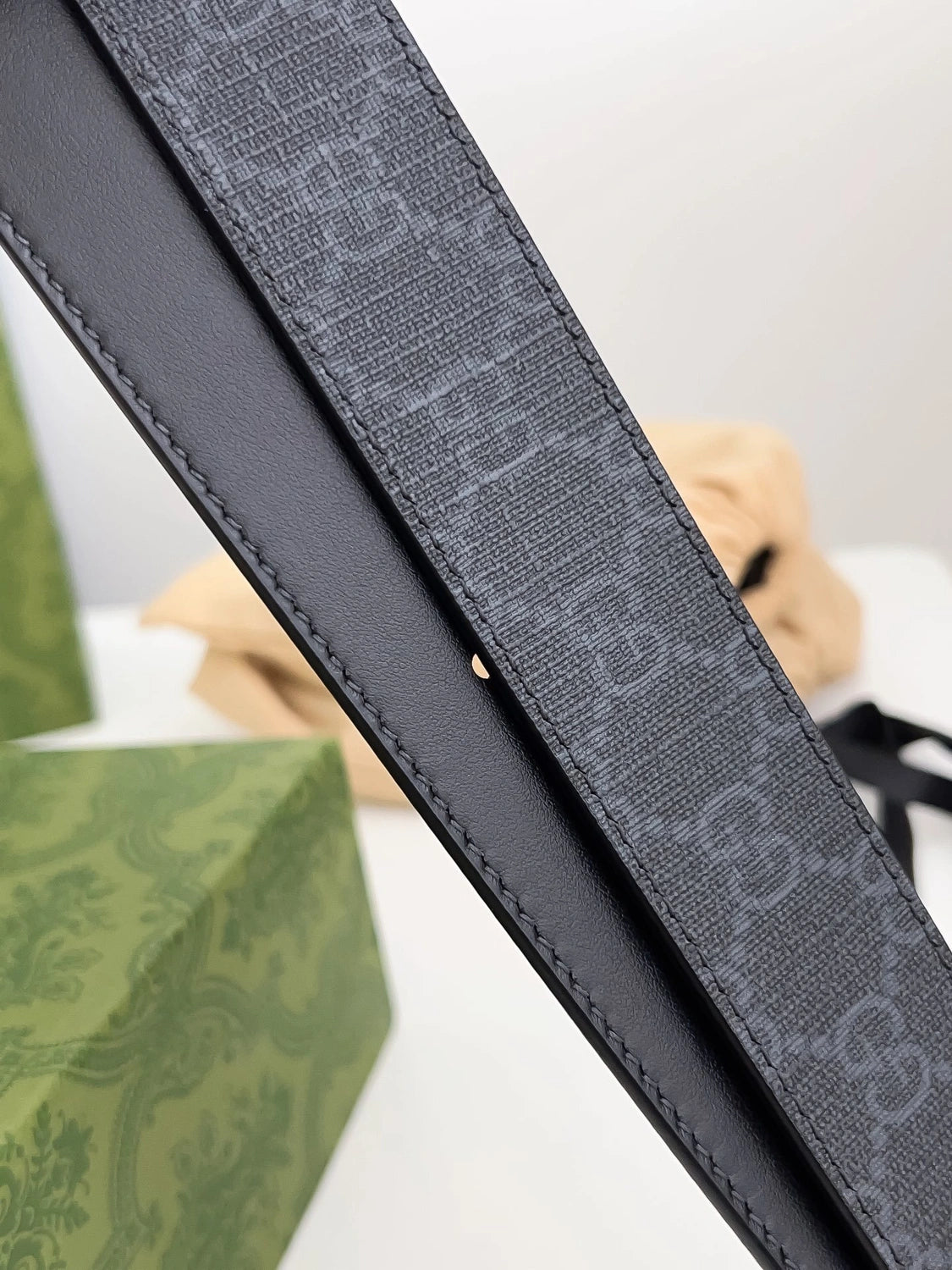Gucci Signature Belt with Gold Buckle - Hình 2