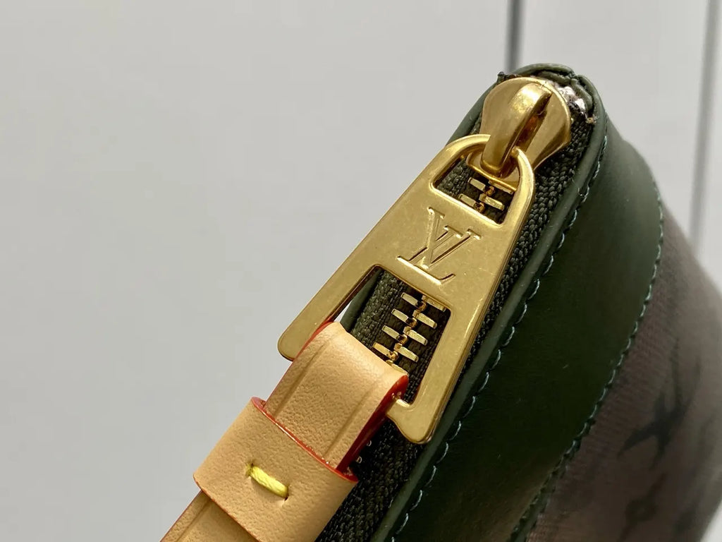 Louis Vuitton Olive Pouch green - Hình 5
