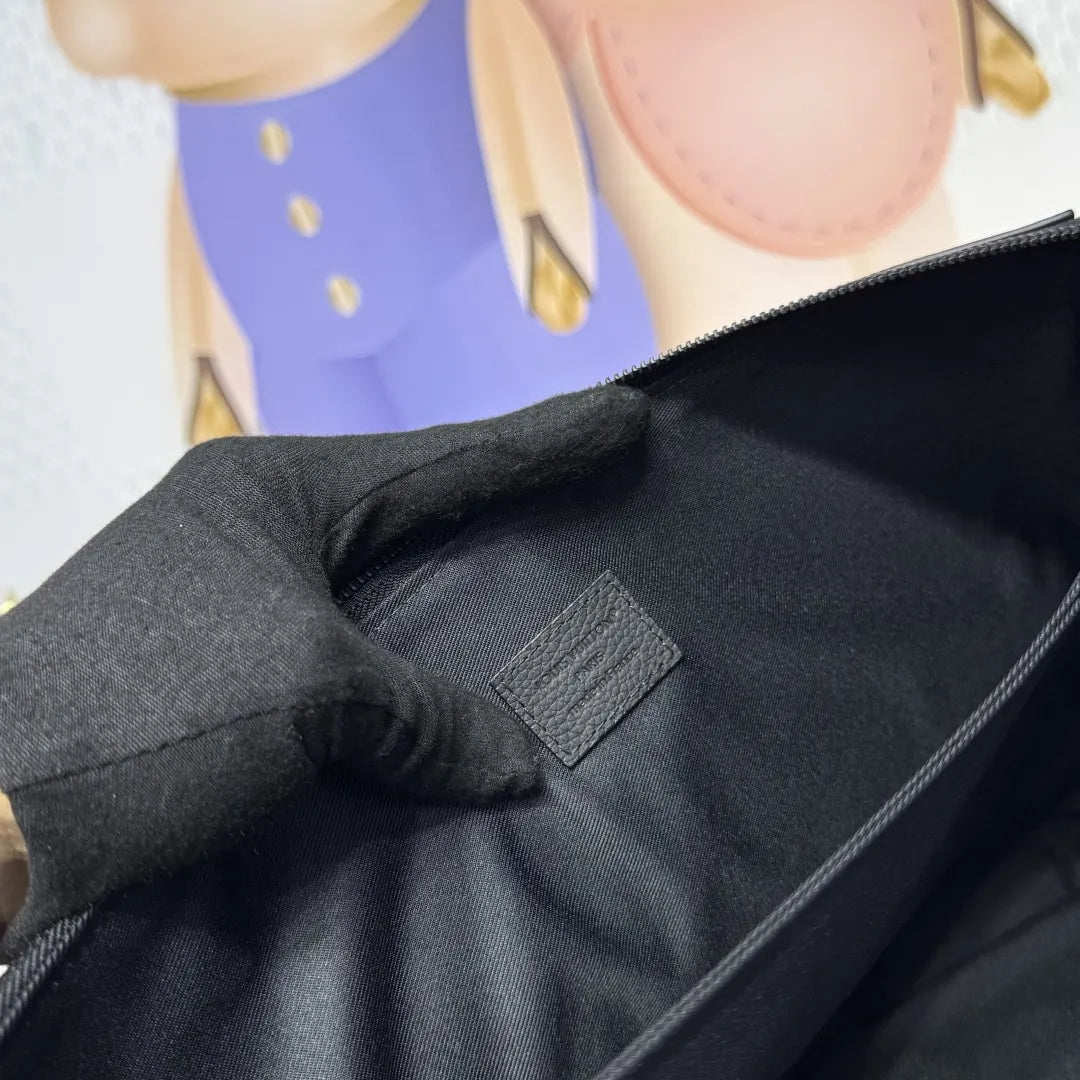 Louis Vuitton Black Pochette - Hình 7