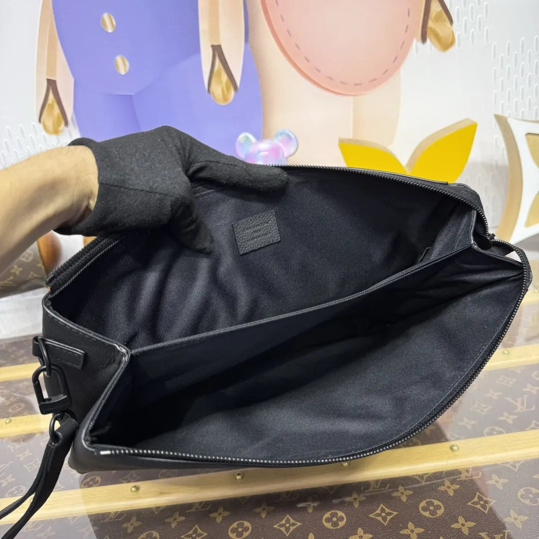 Louis Vuitton Black Pochette - Hình 8