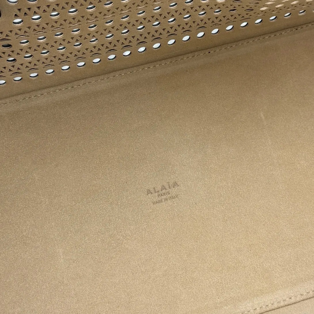 vienne Alaïa Black Laser-Cut Tote - Hình 3