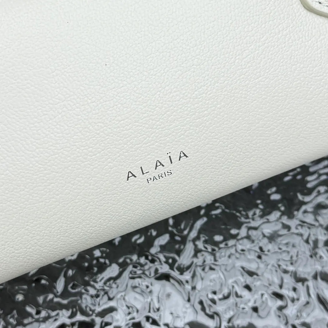 Alaïa Small White Bag - Hình 6