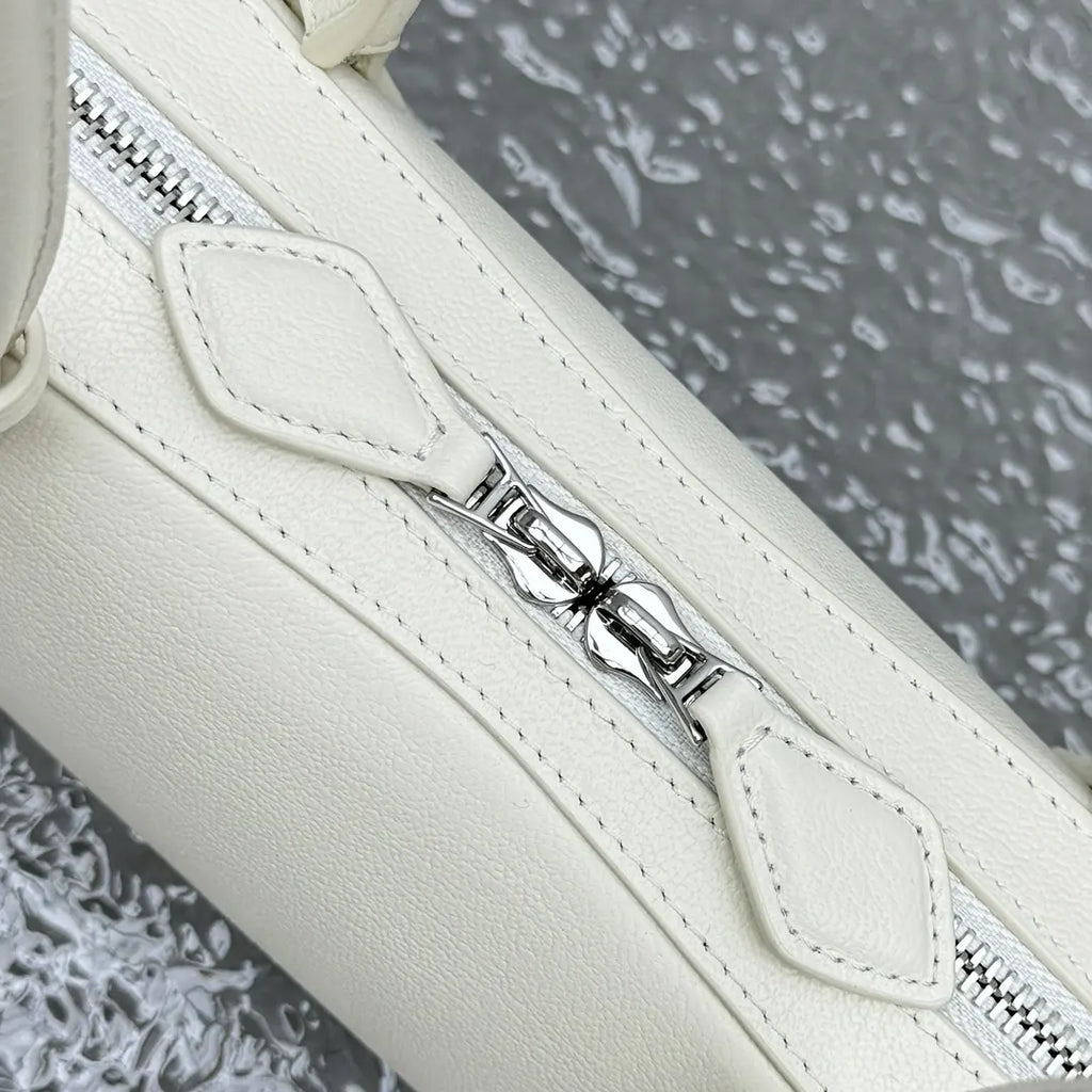 Alaïa Small White Bag - Hình 7