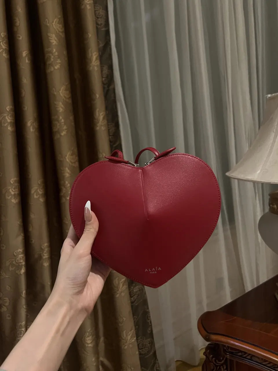 Alaïa Red Heart Bag - Hình 3