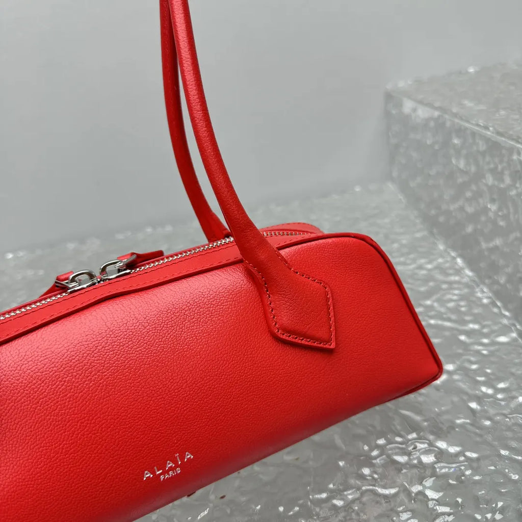 Alaïa Siena Red Leather Bag - Hình 4