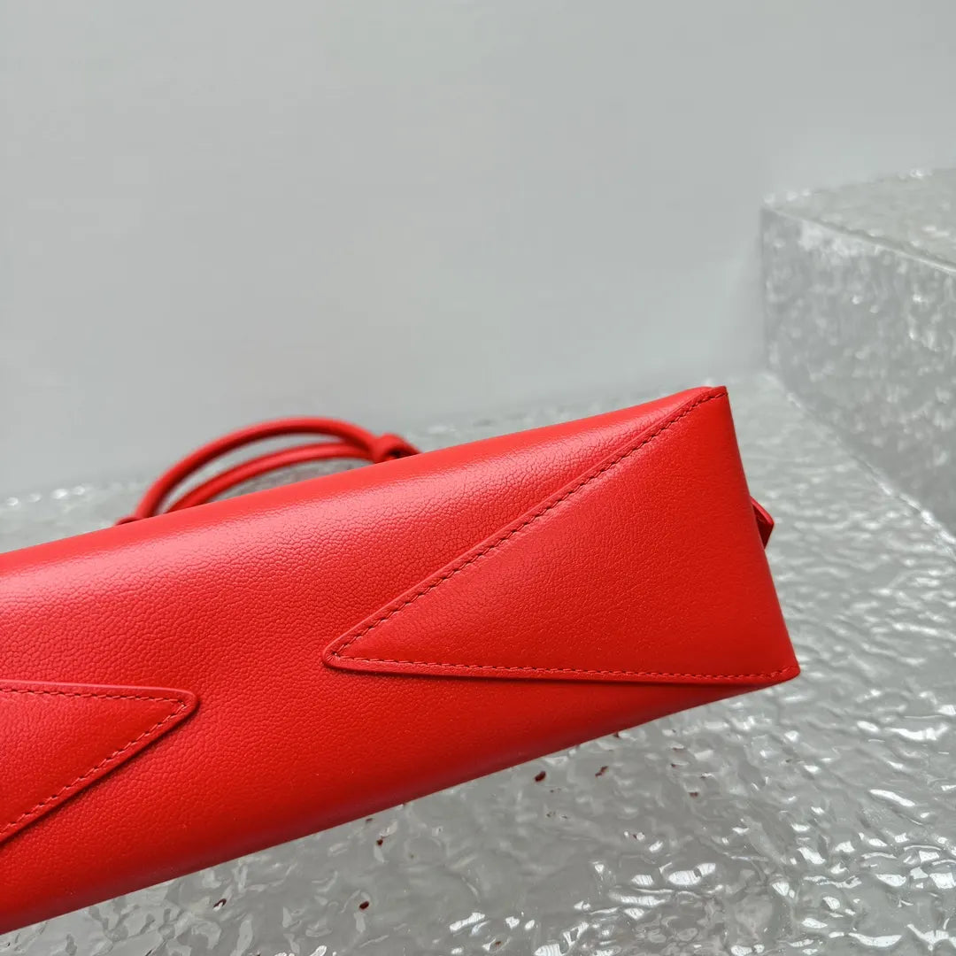 Alaïa Siena Red Leather Bag - Hình 3