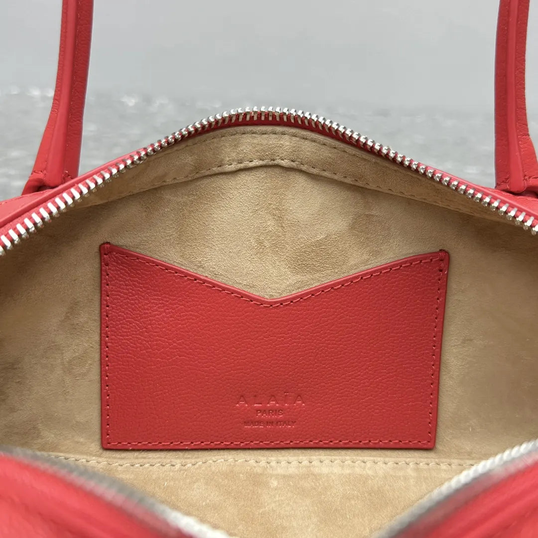Alaïa Siena Red Leather Bag - Hình 14