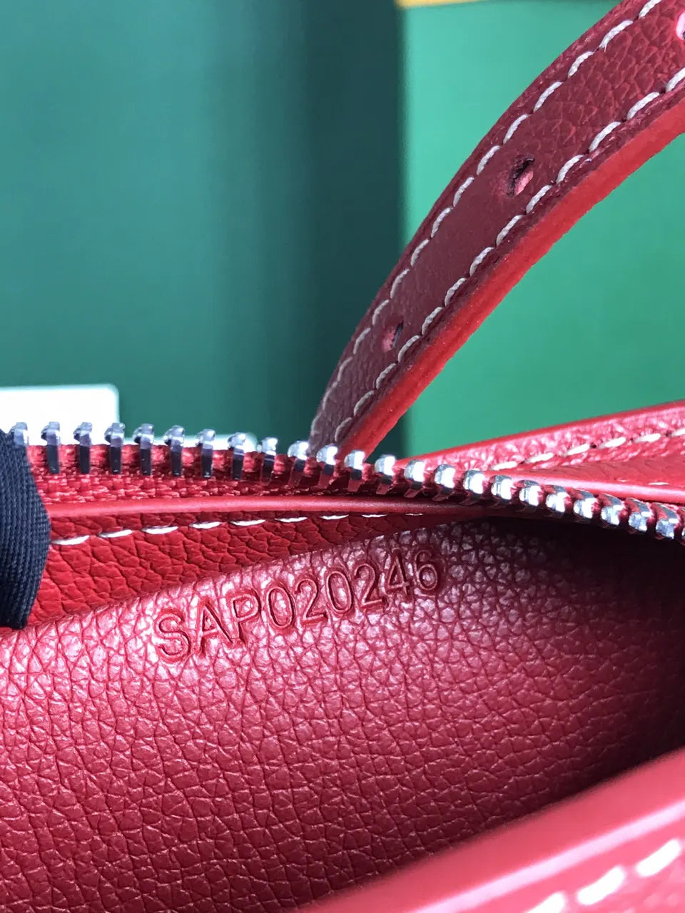 Goyard Red Goyardine Halzan 30 - Hình 7