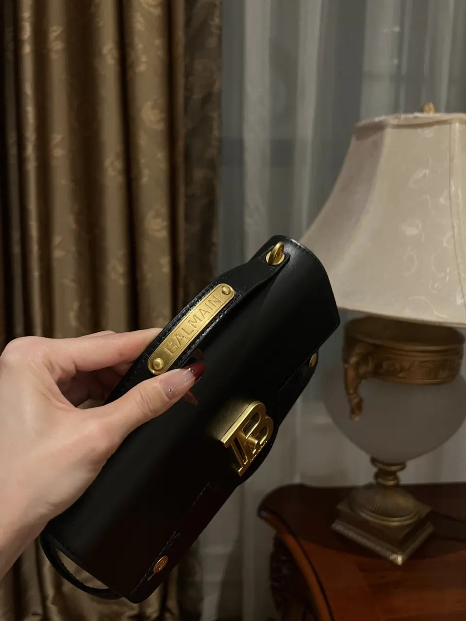 Black Leather 'B' Top Handle Bag - Hình 3