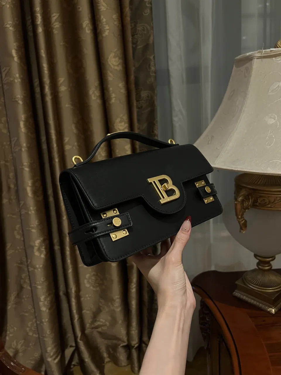 Black Leather 'B' Top Handle Bag - Hình 4