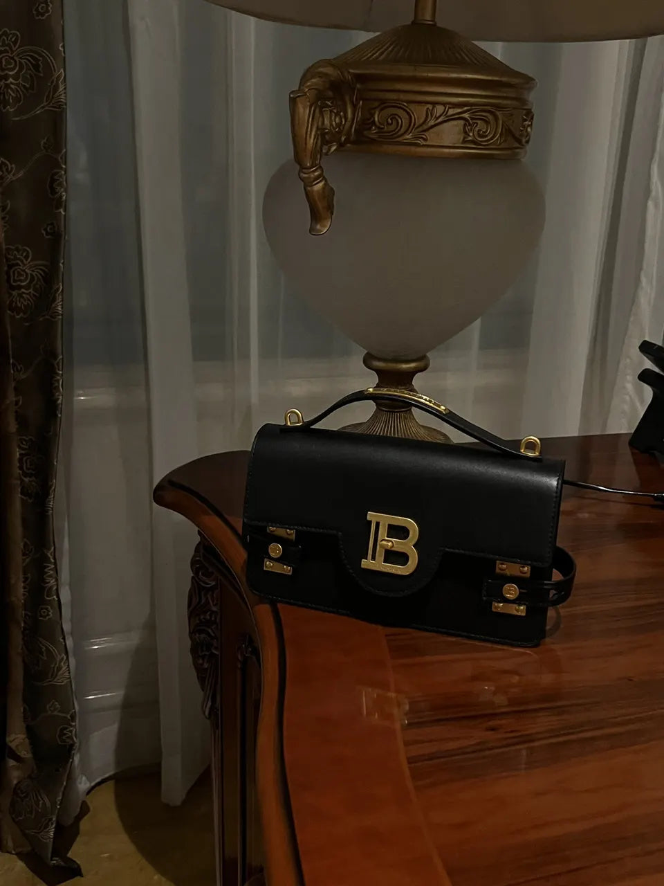 Black Leather 'B' Top Handle Bag - Hình 5