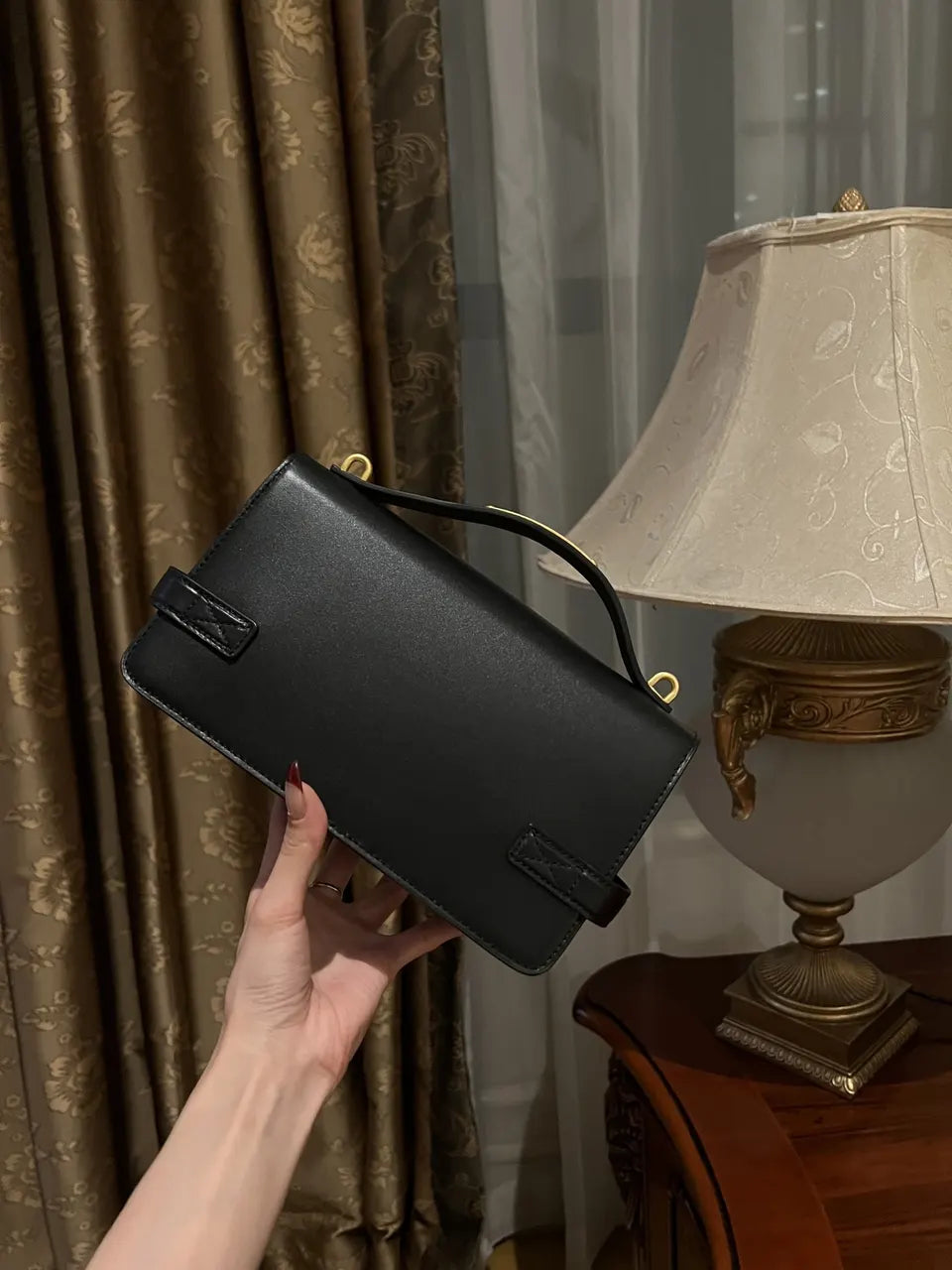 Black Leather 'B' Top Handle Bag - Hình 6