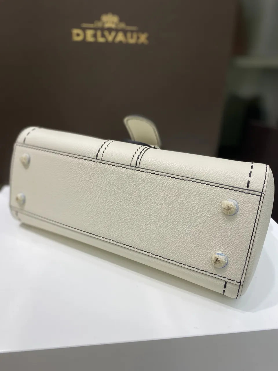 Delvaux Ivory Stitch Bag - Hình 4