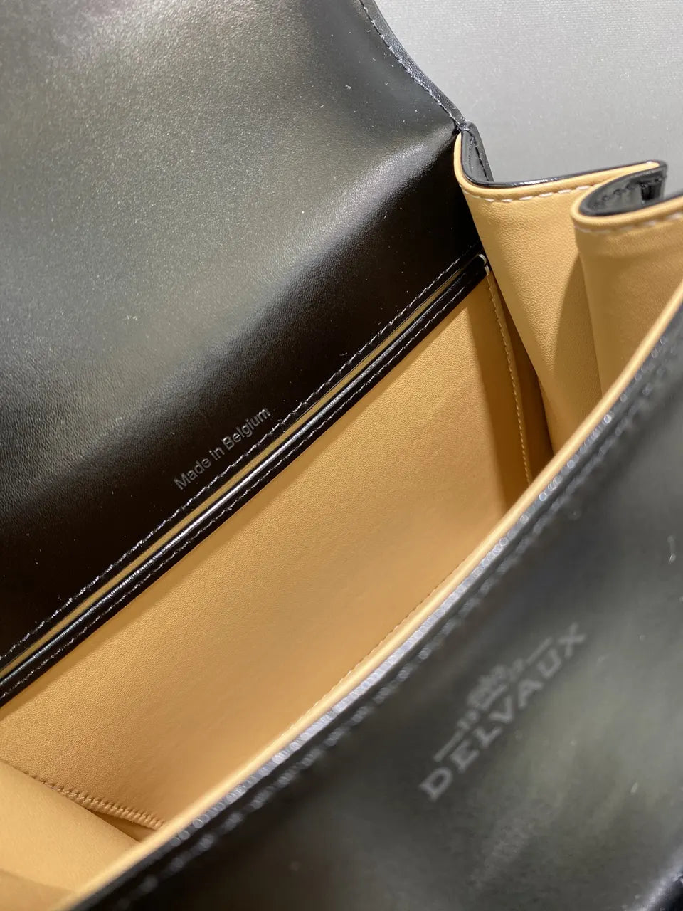 Delvaux Black Shiny Leather 'Ceci' Bag - Hình 7