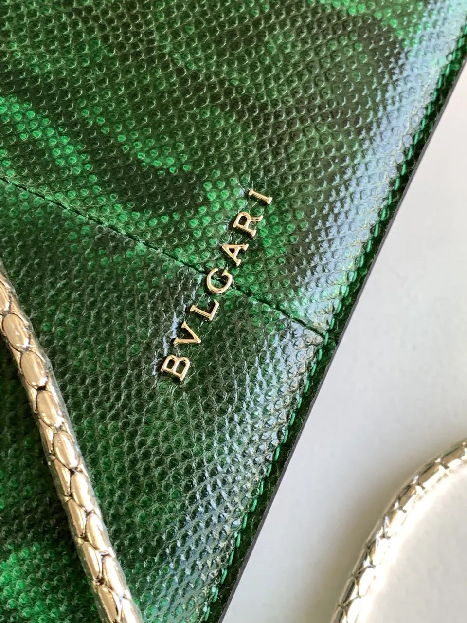Bvlgari Emerald Serpenti Python Bag - Hình 6
