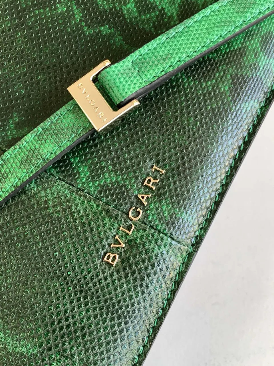 serpenti python Bvlgari Emerald Green Bag - Hình 6
