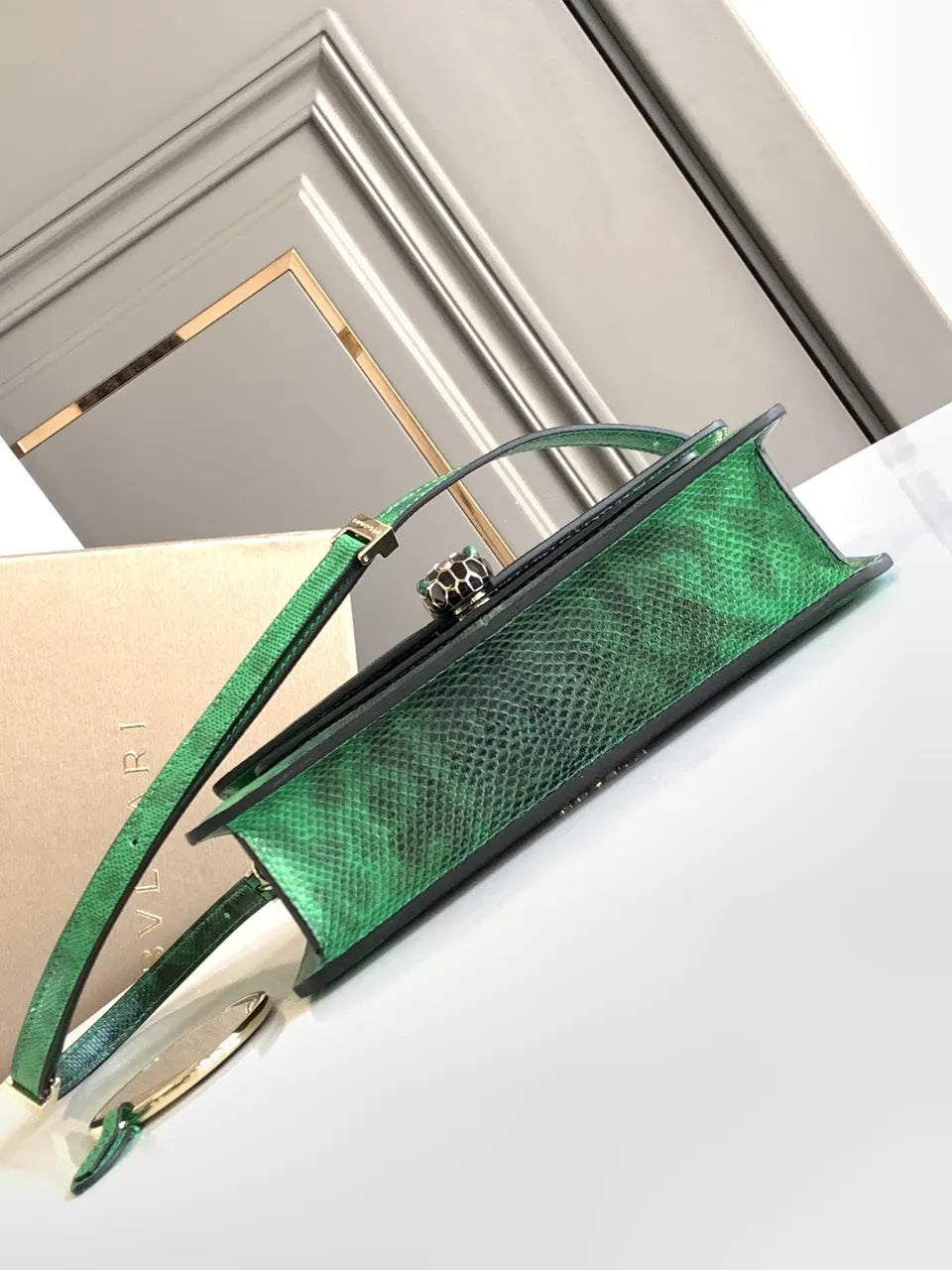 serpenti python Bvlgari Emerald Green Bag - Hình 4