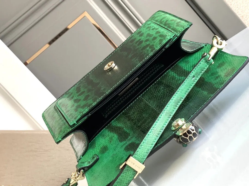 serpenti python Bvlgari Emerald Green Bag - Hình 8