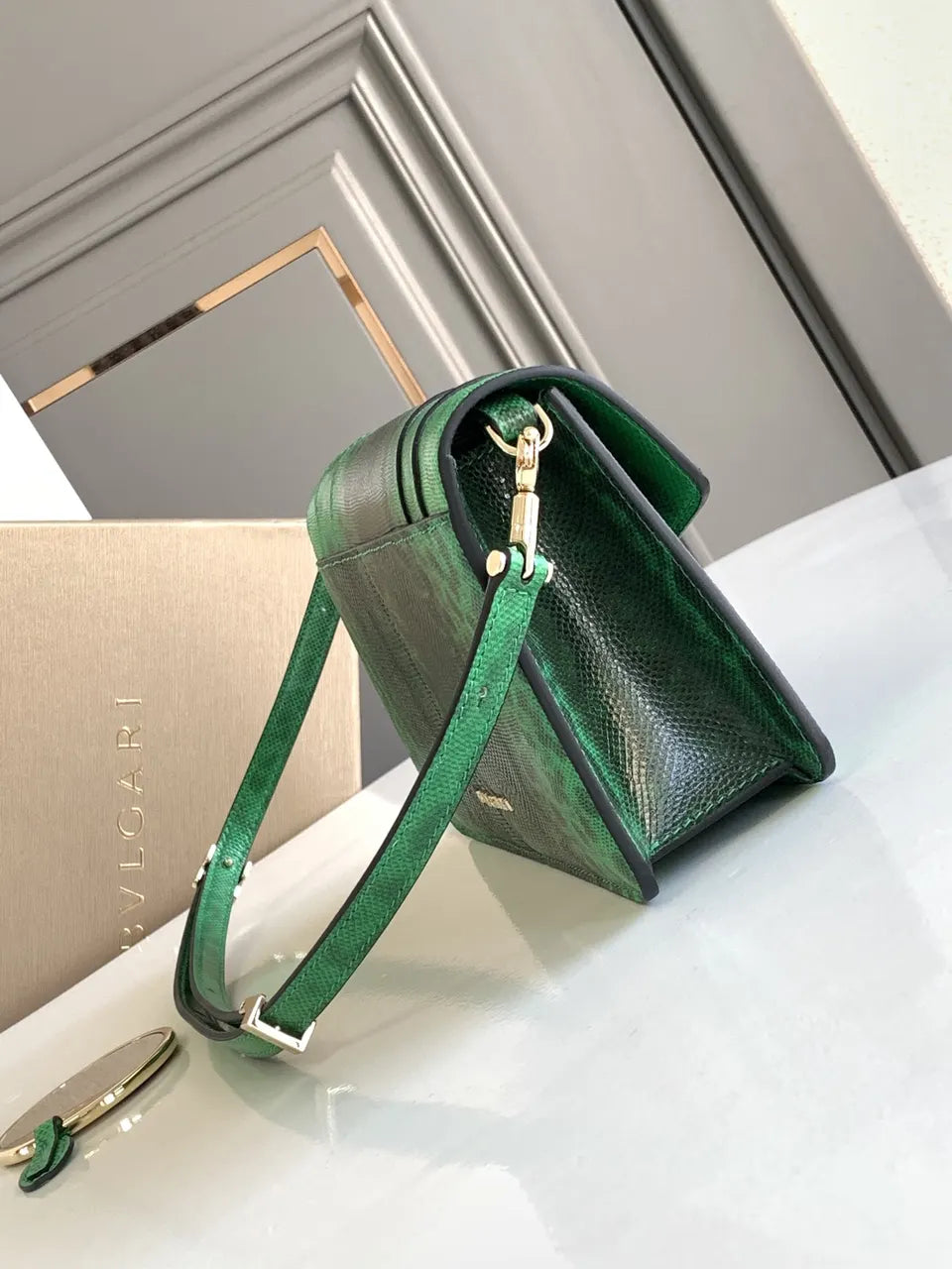 serpenti python Bvlgari Emerald Green Bag - Hình 2
