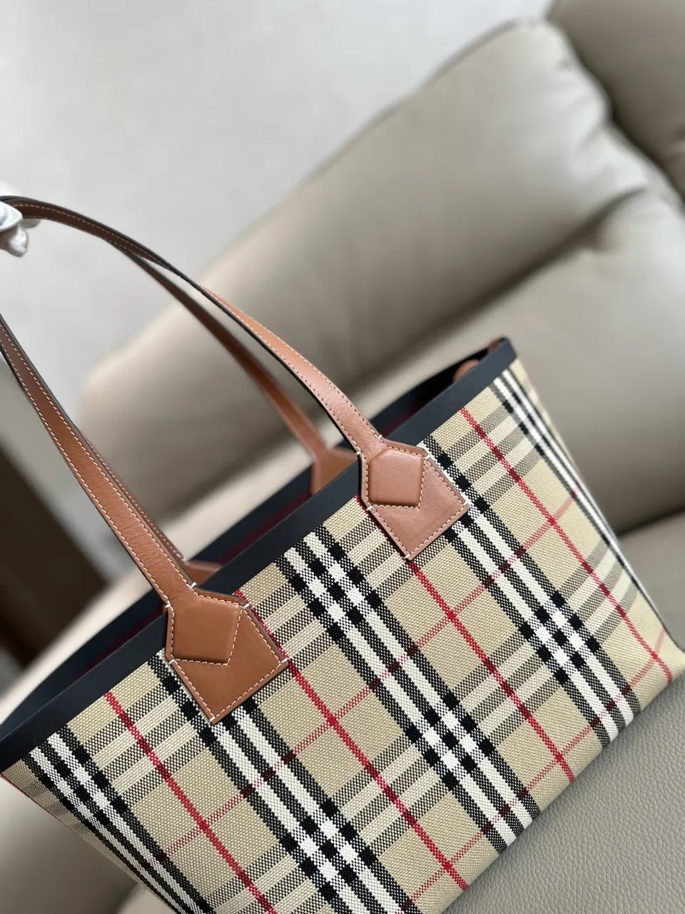 pouch Burberry Check Tote Bag - Hình 3