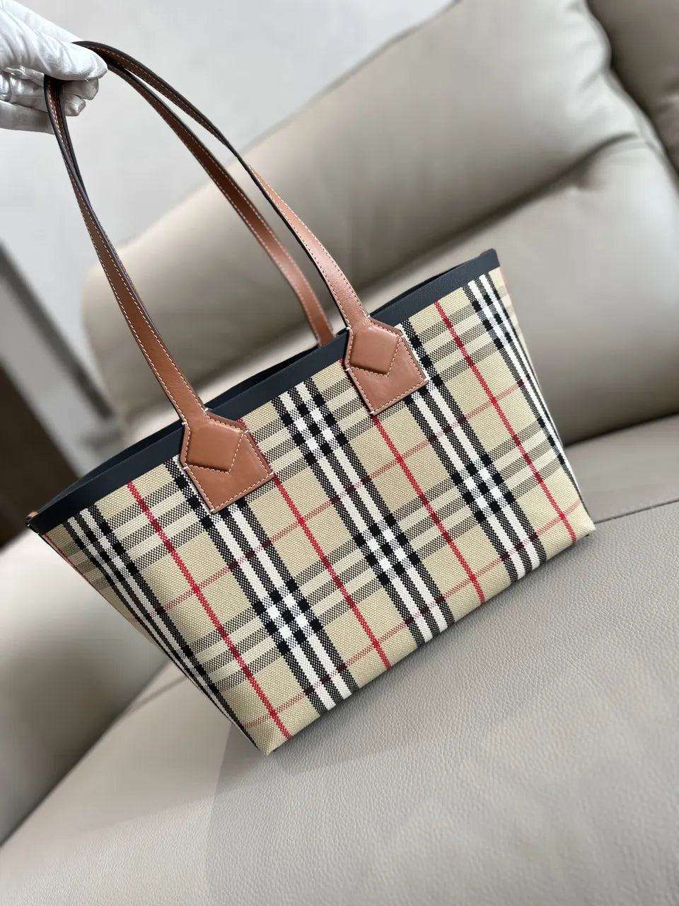 pouch Burberry Check Tote Bag - Hình 5