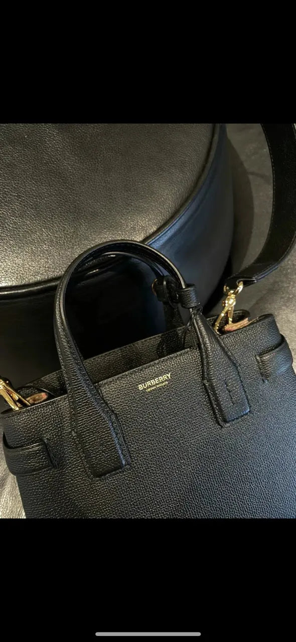Burberry Black Cube Bag - Hình 4