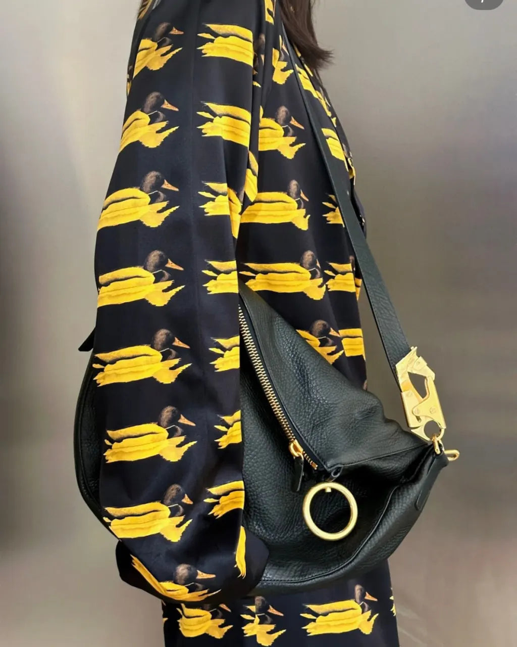 Burberry Black Leather Hobo Bag - Hình 5