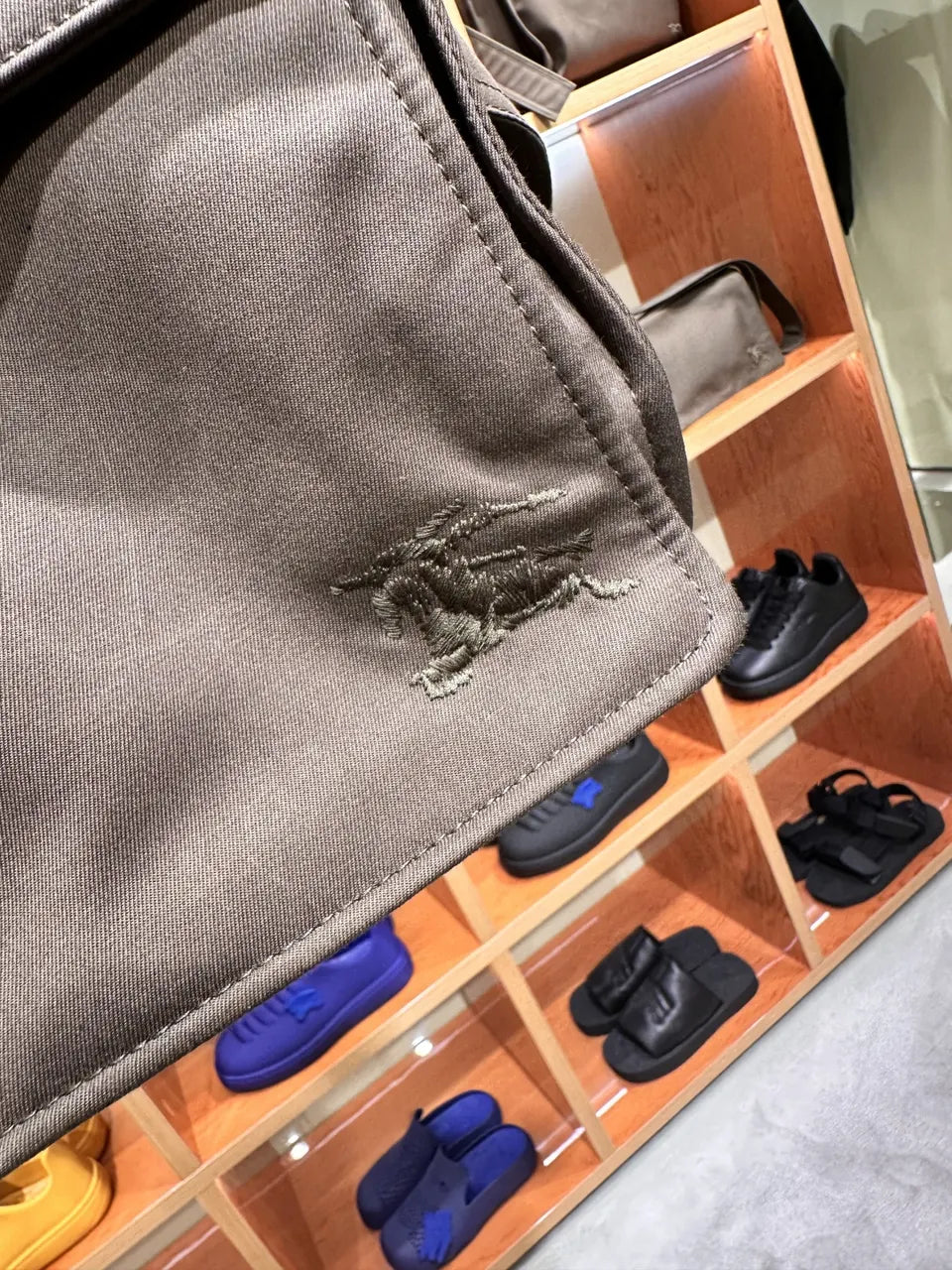 Burberry Olive Canvas Messenger Bag - Hình 5