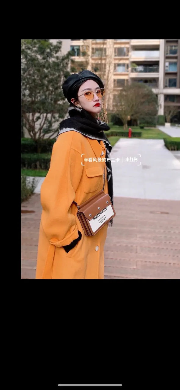 Burberry Two-Tone Shoulder Bag - Hình 6