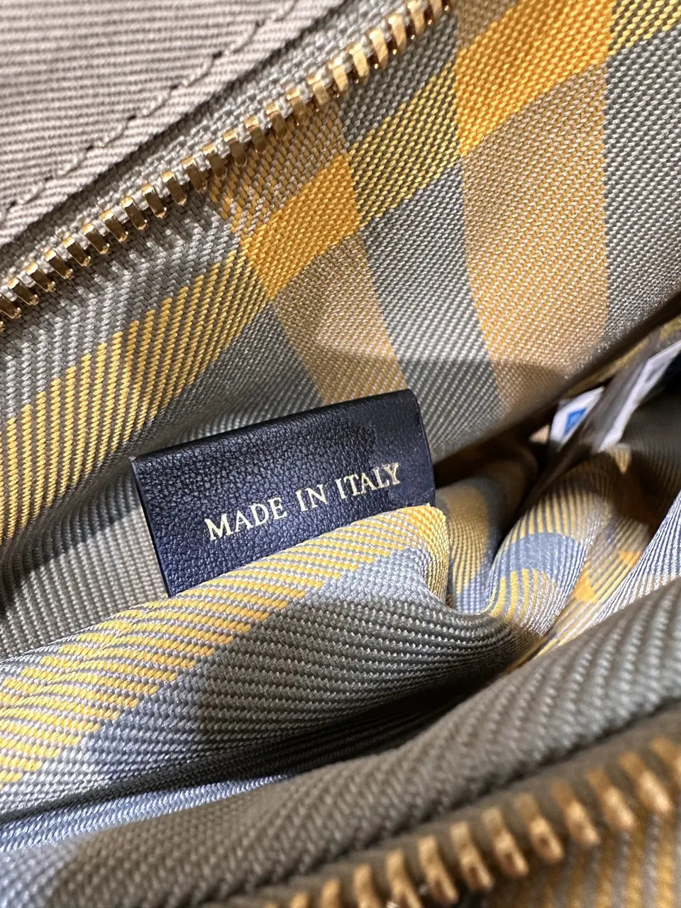 Burberry Beige Pocket Bag - Hình 8