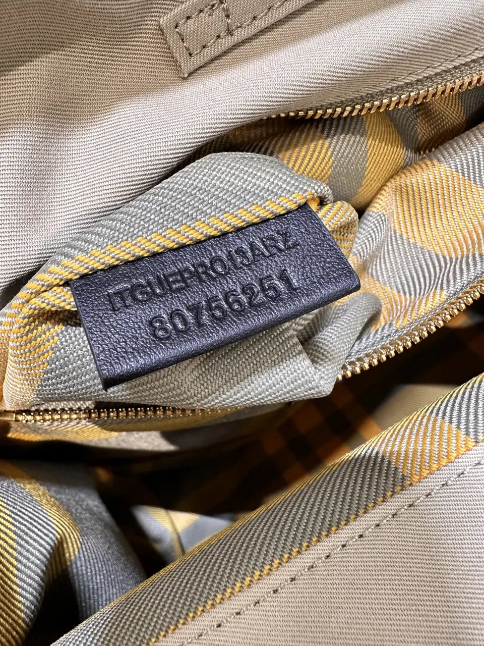 Burberry Beige Pocket Bag - Hình 9
