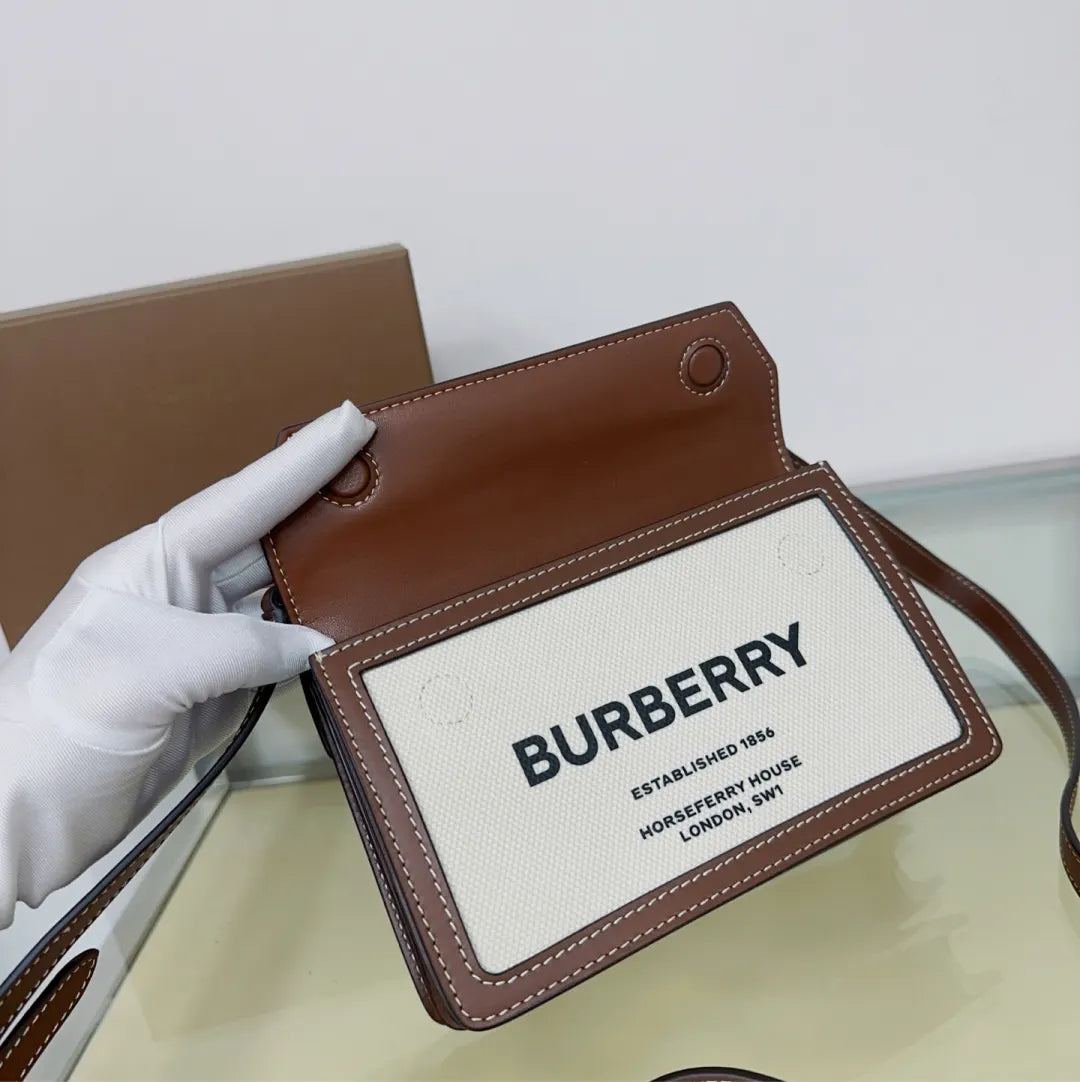 Burberry Canvas Pocket Bag - Hình 4