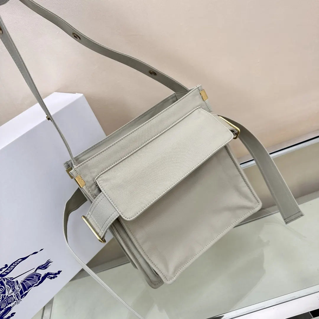 Burberry Alabaster Leather Belt Bag - Hình 9