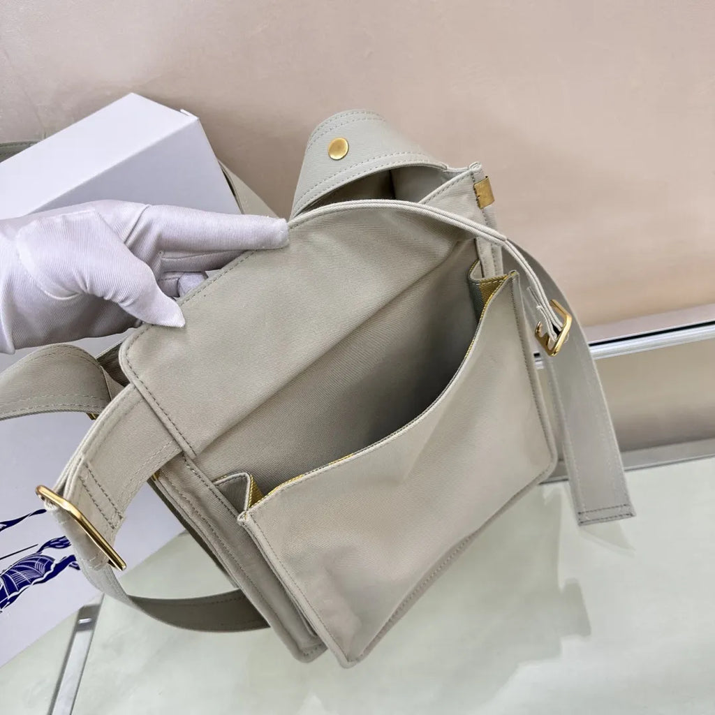 Burberry Alabaster Leather Belt Bag - Hình 6