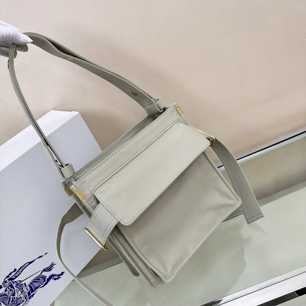 Burberry Alabaster Leather Belt Bag - Hình 5