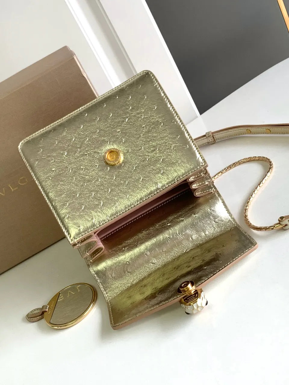 handle Bvlgari Serpenti Gold Ostrich Bag - Hình 6