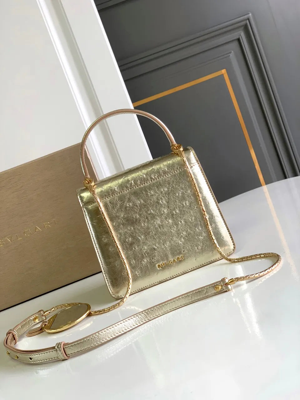 handle Bvlgari Serpenti Gold Ostrich Bag - Hình 2